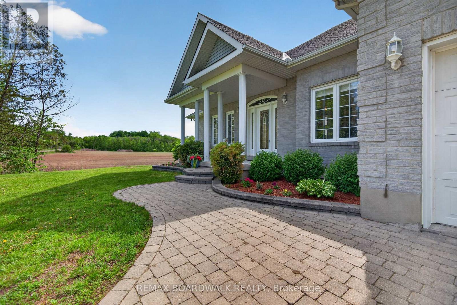 520 Route 100 Street, Russell, Ontario K4R 1E5 - Photo 3 - X13214354