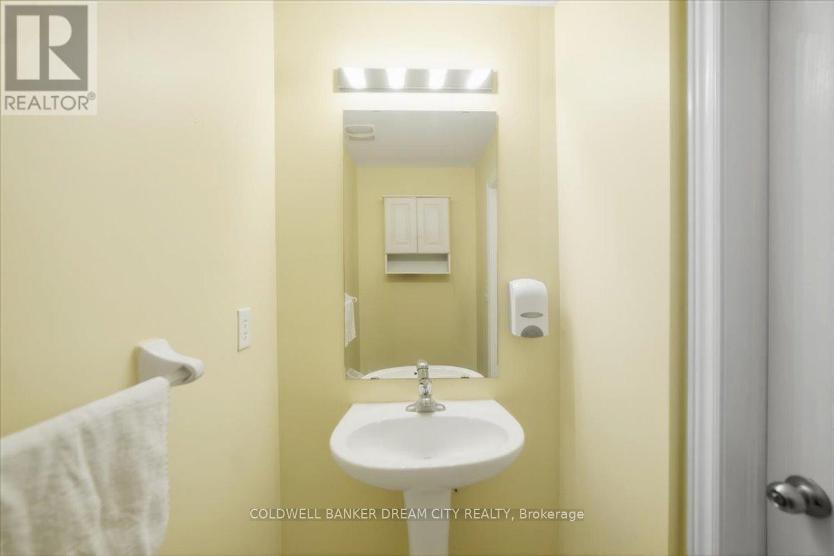 9738 Mclaughlin Road, Brampton, Ontario  L6X 0T8 - Photo 13 - W13213916