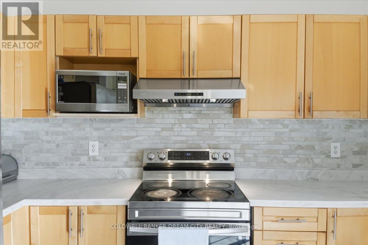 9738 Mclaughlin Road, Brampton, Ontario  L6X 0T8 - Photo 9 - W13213916