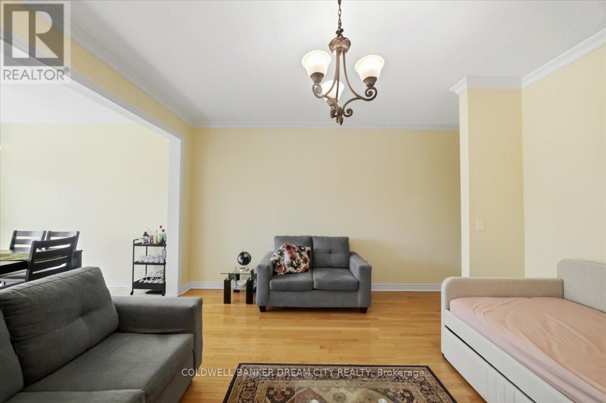 9738 Mclaughlin Road, Brampton, Ontario  L6X 0T8 - Photo 6 - W13213916