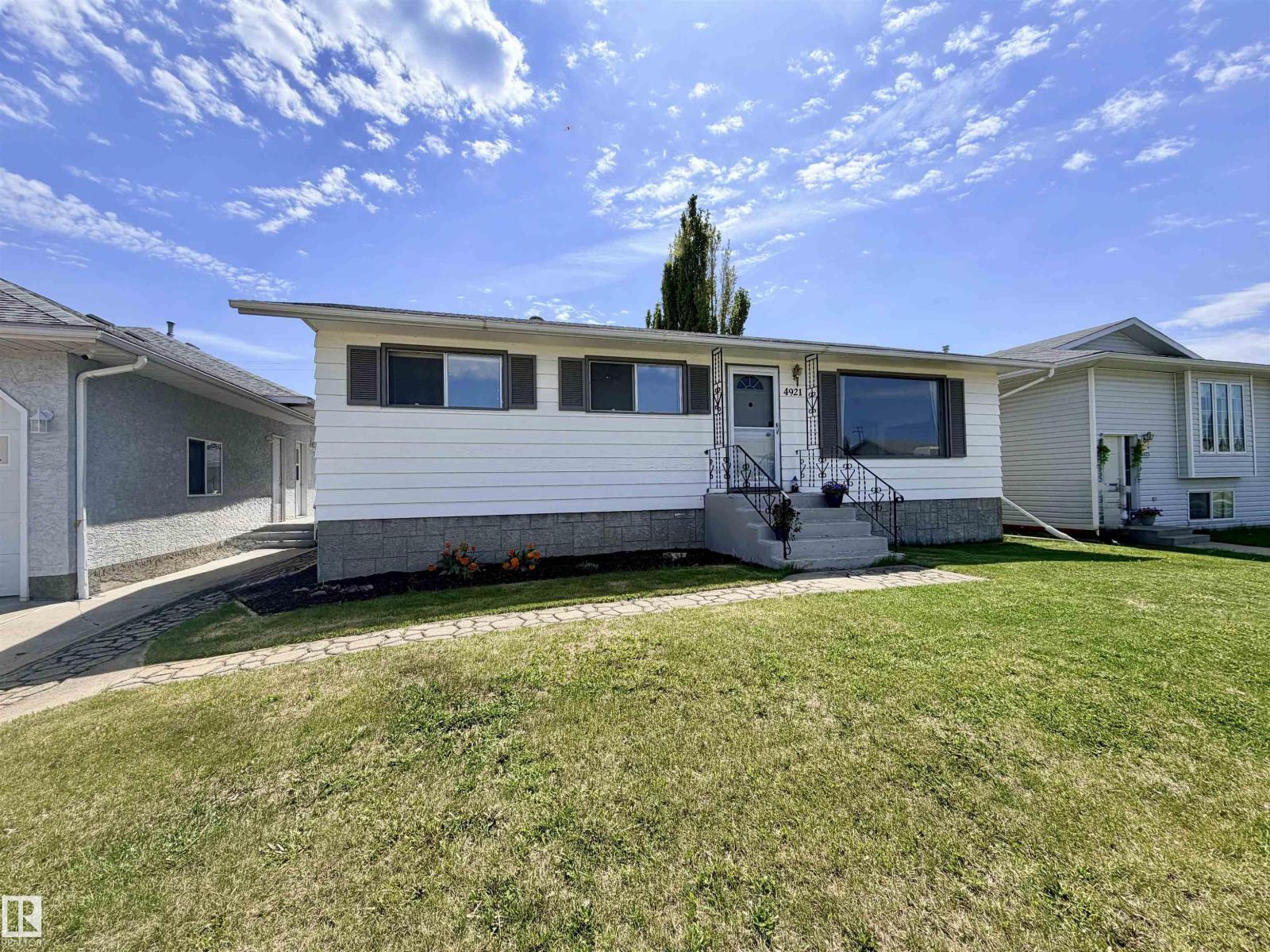 4921 46 AV, St. Paul Town, Alberta