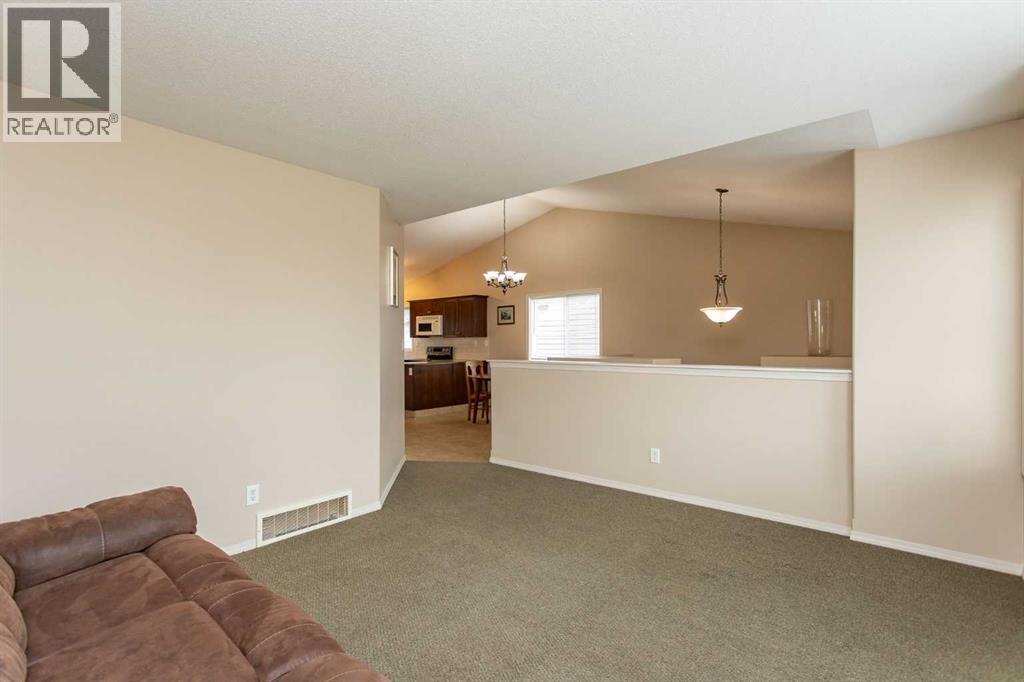 109 Inglewood Drive, Red Deer, Alberta  T4R 0B2 - Photo 13 - A2314171