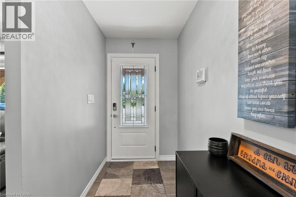 104 Fiona Crescent, Hamilton, Ontario  L9C 6P4 - Photo 3 - 40834748