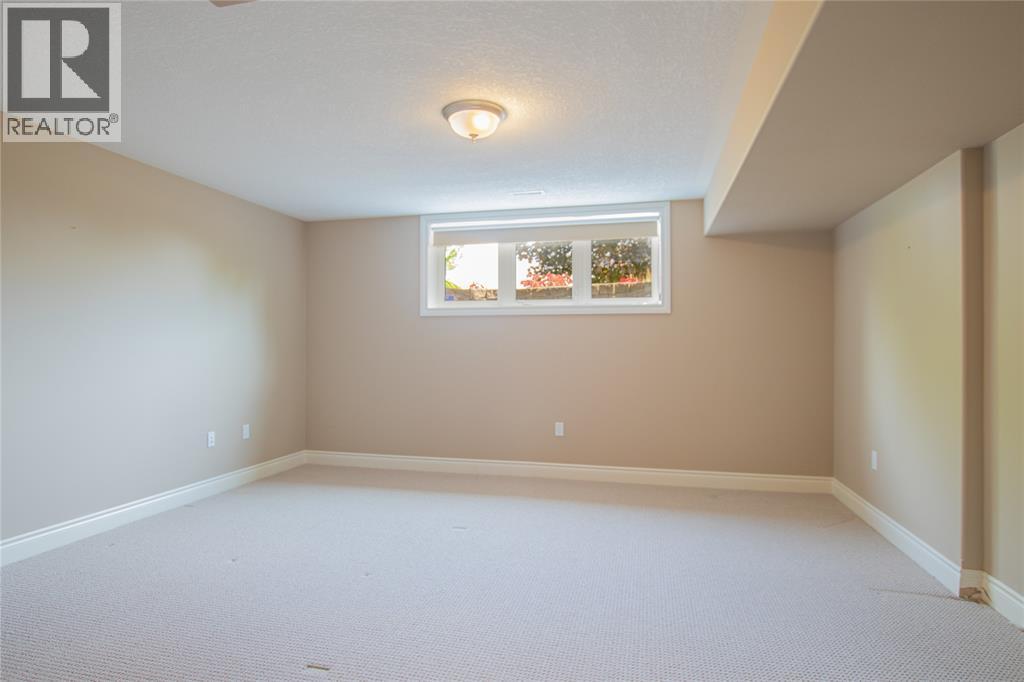 748 Norman Street West, Plympton-Wyoming, Ontario  N0N 1T0 - Photo 20 - 26011721