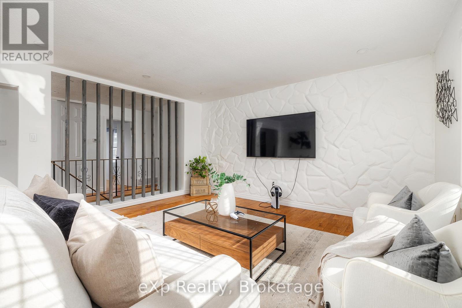 79 Ann Street, Hamilton, Ontario  L9H 5R2 - Photo 4 - X13214194