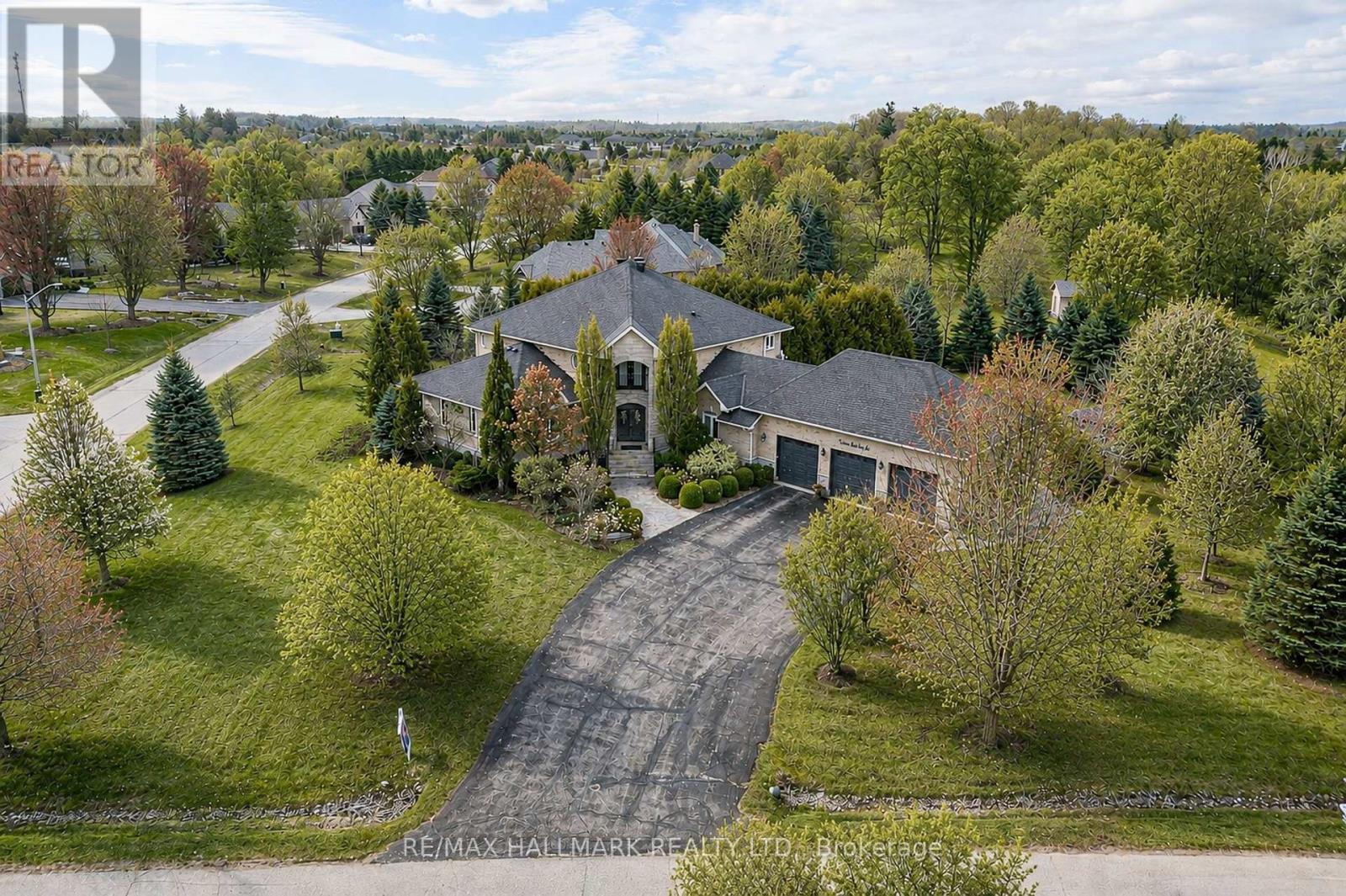14 Robert Gray Road, Whitchurch-Stouffville, Ontario  L4A 1M4 - Photo 2 - N12960760