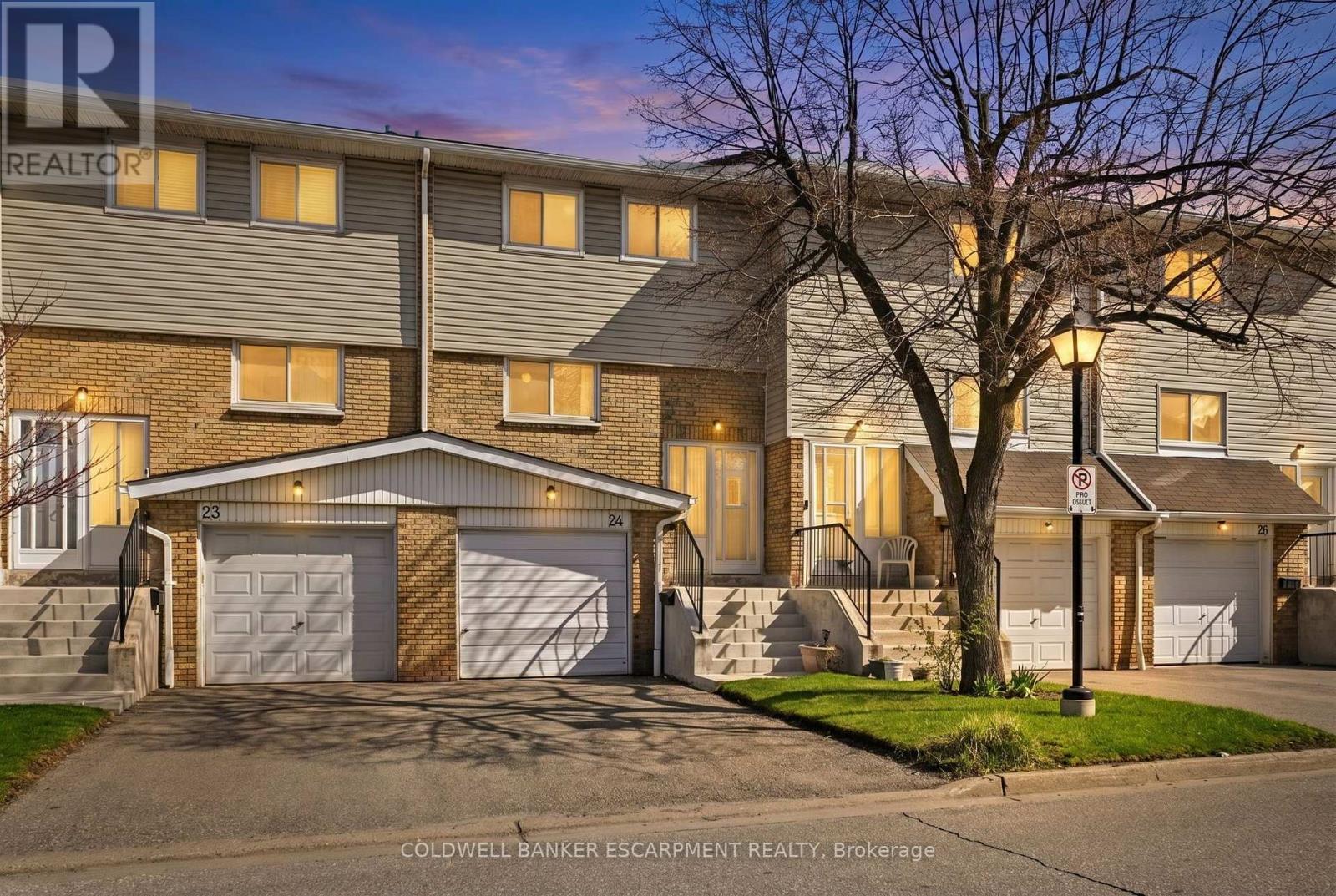 24 LINCOLN COURT E, Brampton, Ontario