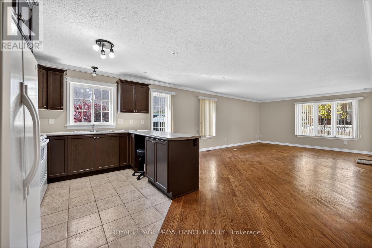 157 Steacy Gardens E, Brockville, Ontario  K6V 0B5 - Photo 6 - X13209766