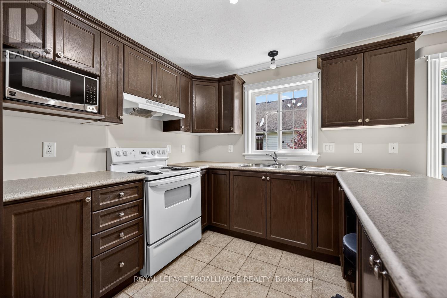 157 Steacy Gardens E, Brockville, Ontario  K6V 0B5 - Photo 8 - X13209766