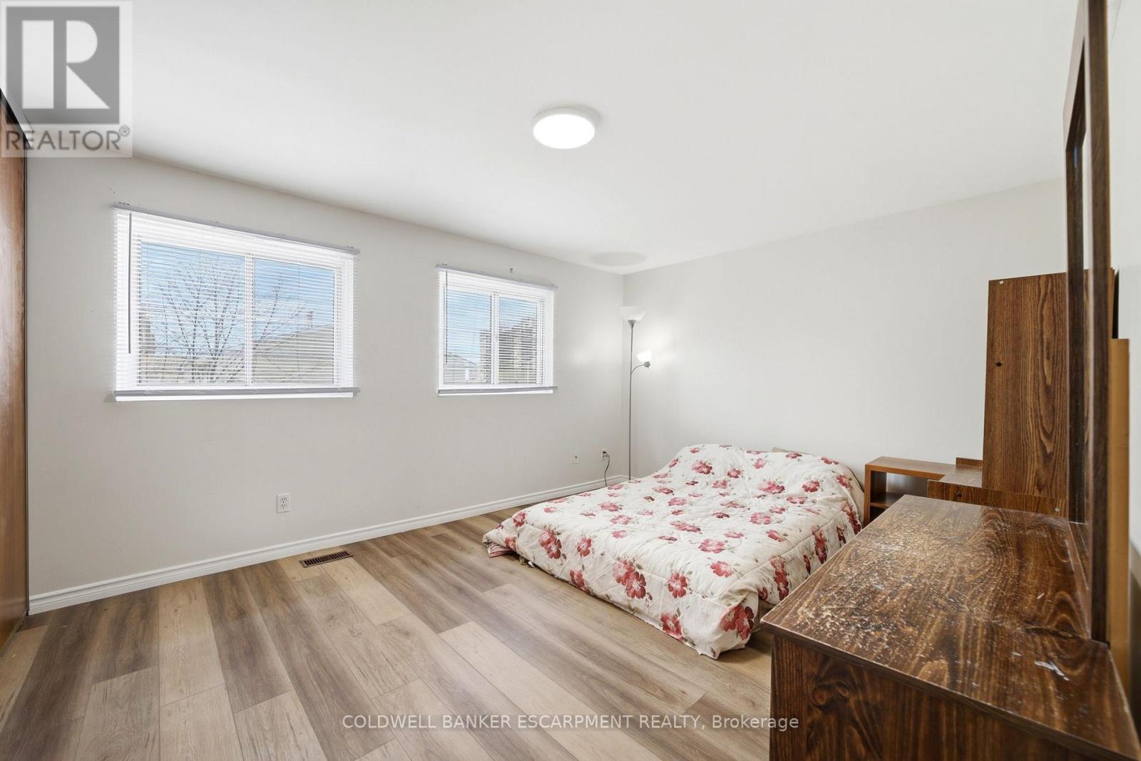 24 Lincoln Court E, Brampton, Ontario  L6T 3Z2 - Photo 23 - W13076556