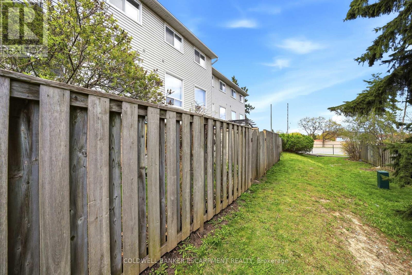 24 Lincoln Court E, Brampton, Ontario  L6T 3Z2 - Photo 38 - W13076556