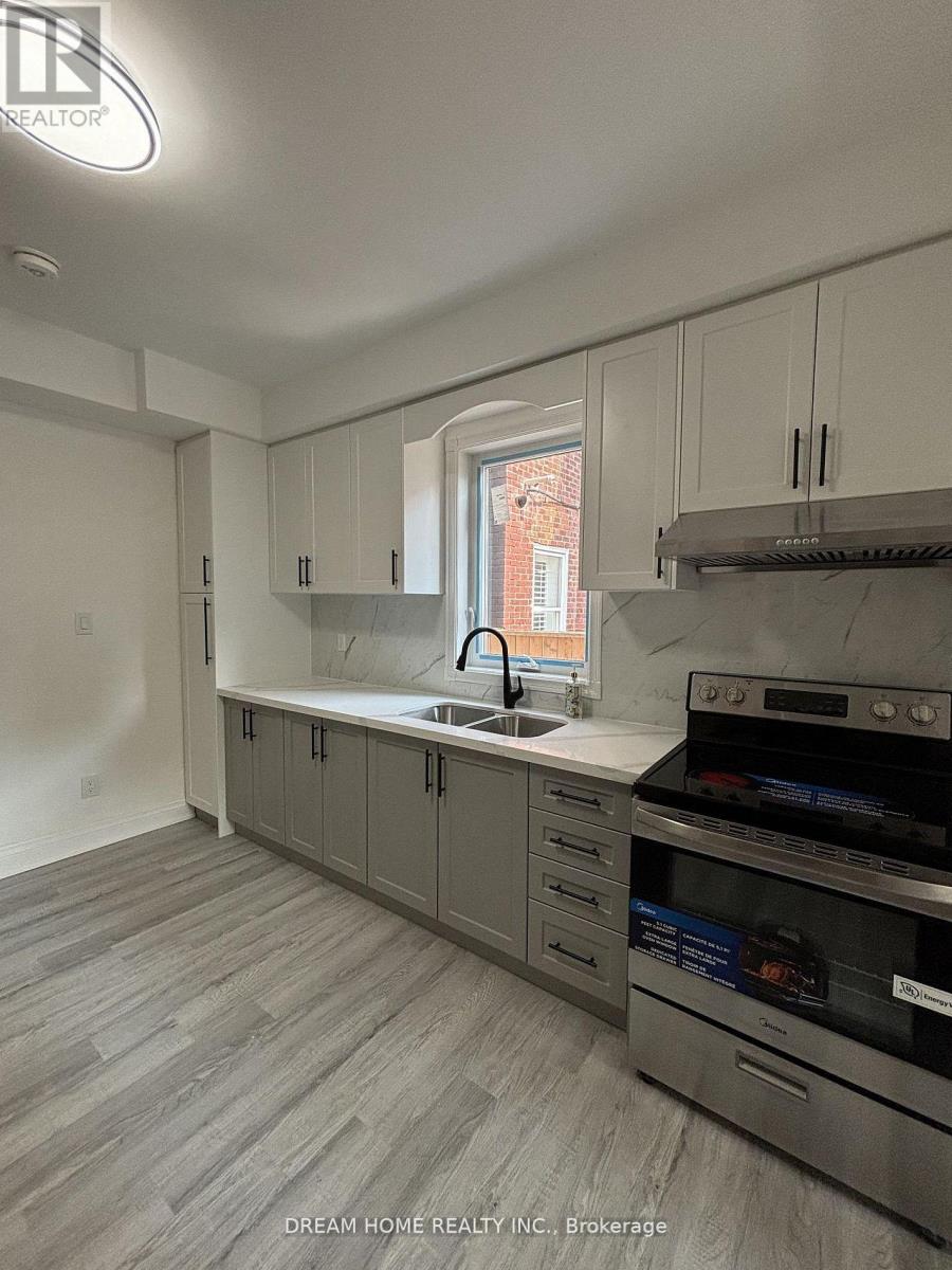 201 - 262 Clinton Street, Toronto, Ontario  M6G 2Y6 - Photo 2 - C13214094