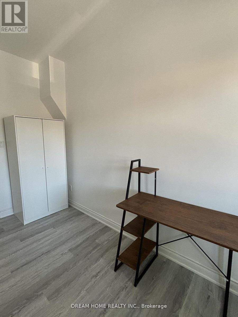 201 - 262 Clinton Street, Toronto, Ontario  M6G 2Y6 - Photo 4 - C13214094