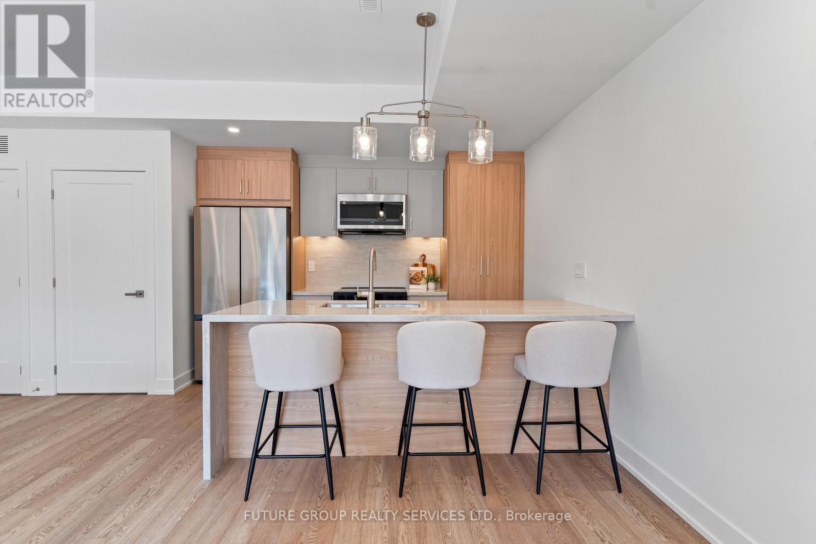 Unit 4 - 86 Kenwood Avenue, Toronto, Ontario  M6C 2S2 - Photo 13 - C13214132
