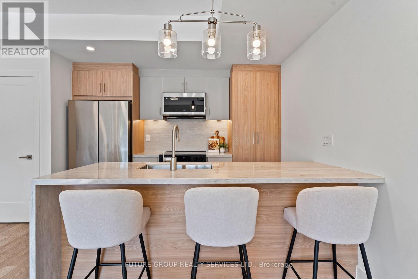 Unit 4 - 86 Kenwood Avenue, Toronto, Ontario  M6C 2S2 - Photo 14 - C13214132