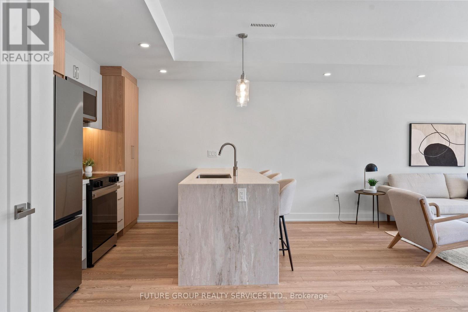 Unit 4 - 86 Kenwood Avenue, Toronto, Ontario  M6C 2S2 - Photo 15 - C13214132