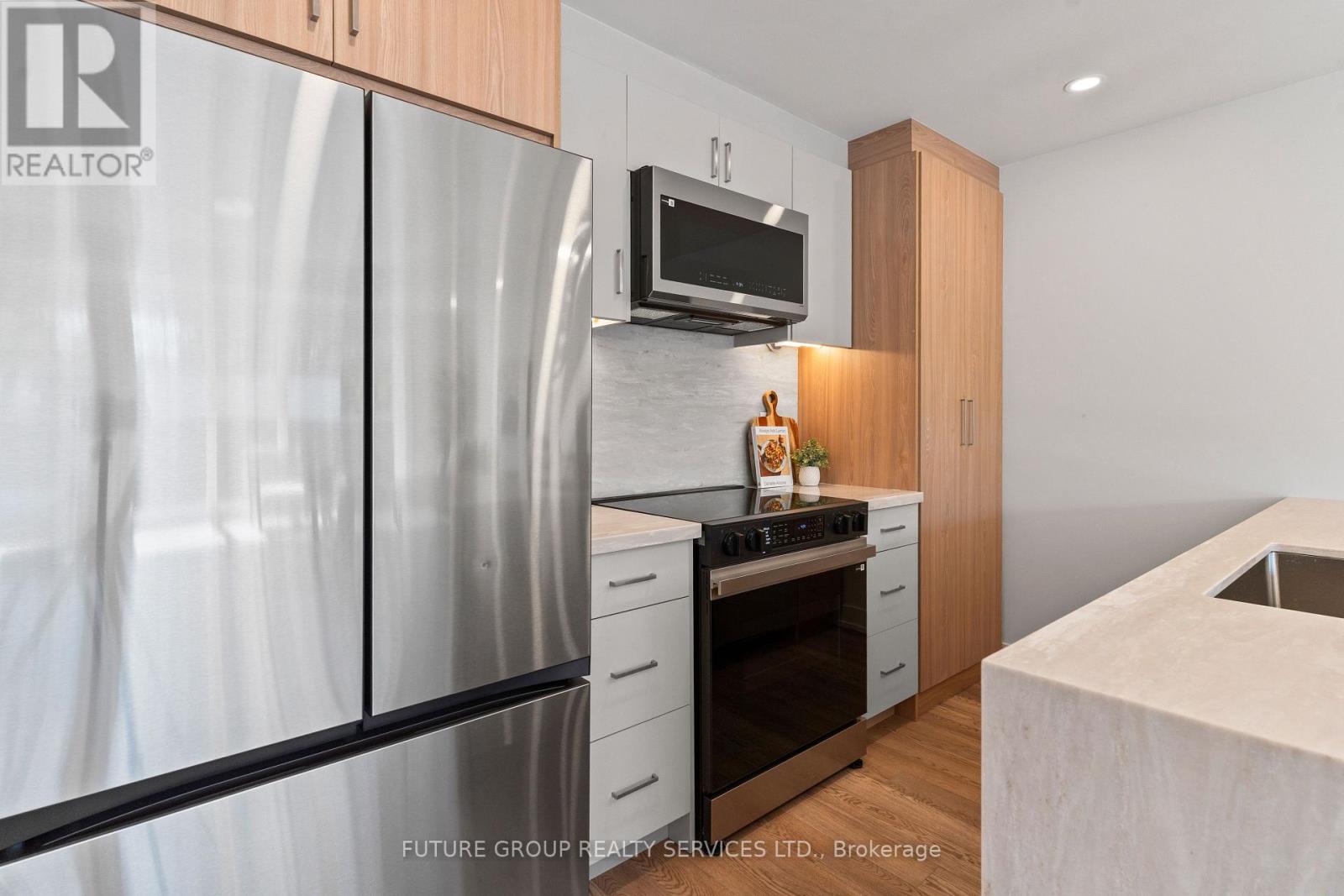 Unit 4 - 86 Kenwood Avenue, Toronto, Ontario  M6C 2S2 - Photo 16 - C13214132