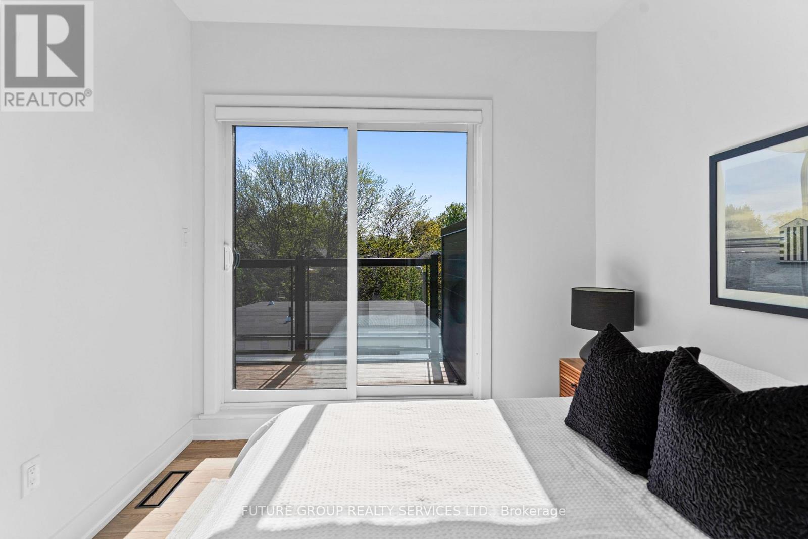 Unit 4 - 86 Kenwood Avenue, Toronto, Ontario  M6C 2S2 - Photo 24 - C13214132