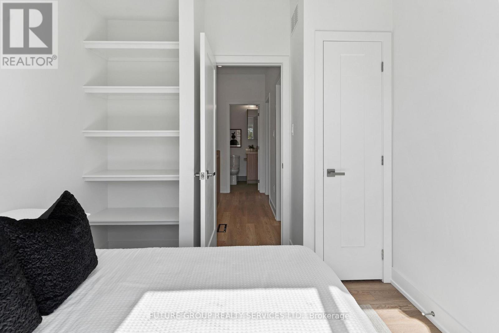 Unit 4 - 86 Kenwood Avenue, Toronto, Ontario  M6C 2S2 - Photo 26 - C13214132