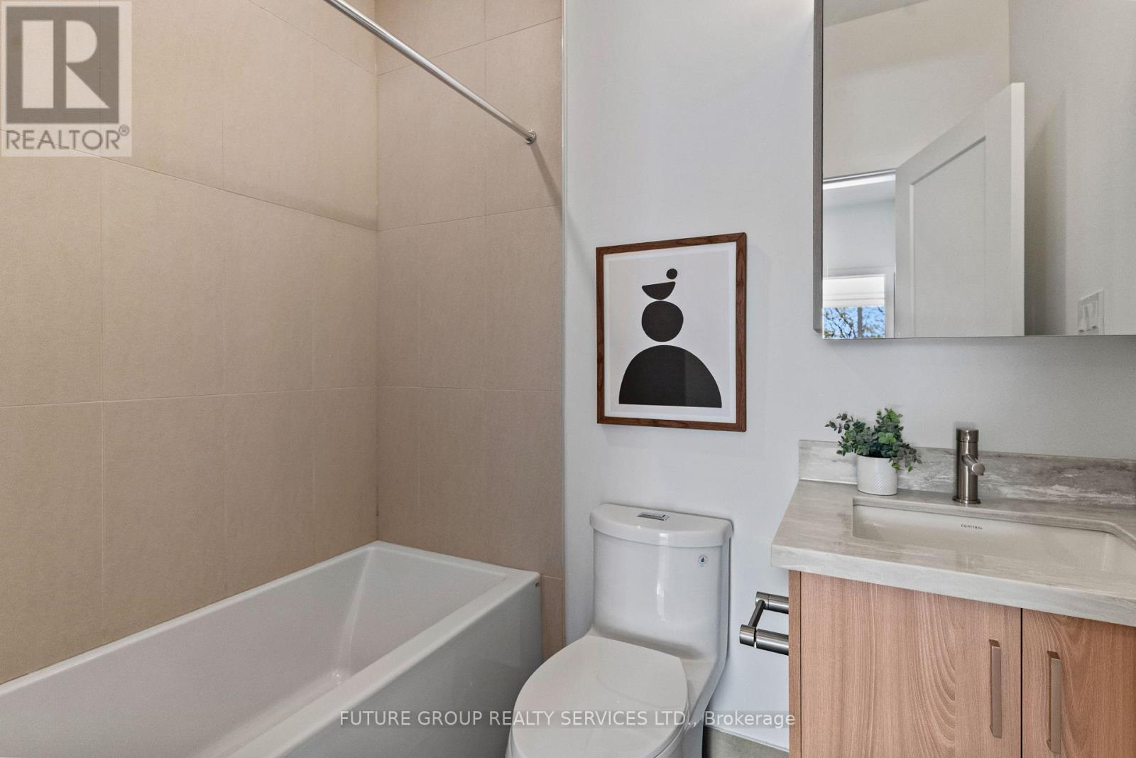 Unit 4 - 86 Kenwood Avenue, Toronto, Ontario  M6C 2S2 - Photo 31 - C13214132