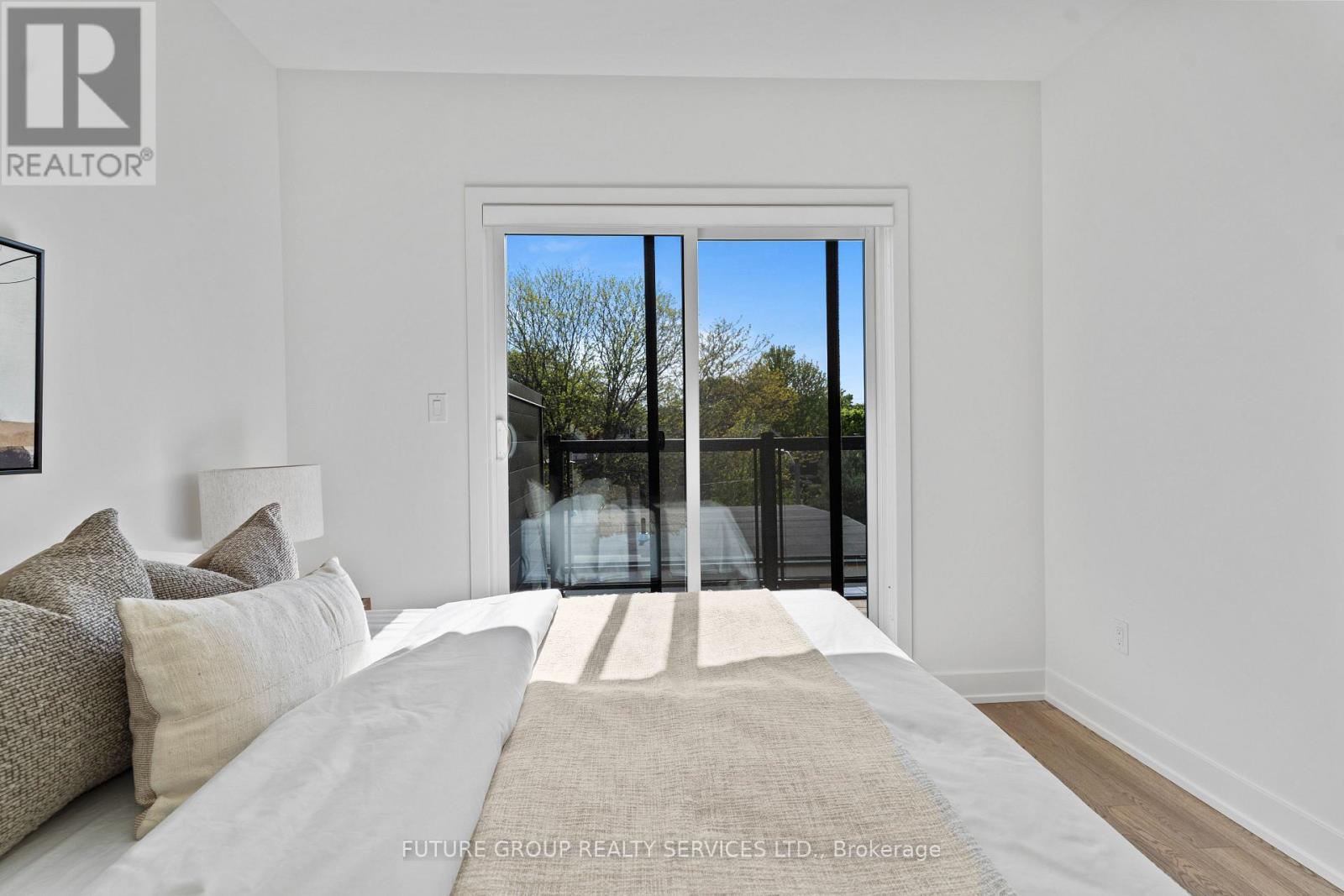 Unit 4 - 86 Kenwood Avenue, Toronto, Ontario  M6C 2S2 - Photo 34 - C13214132