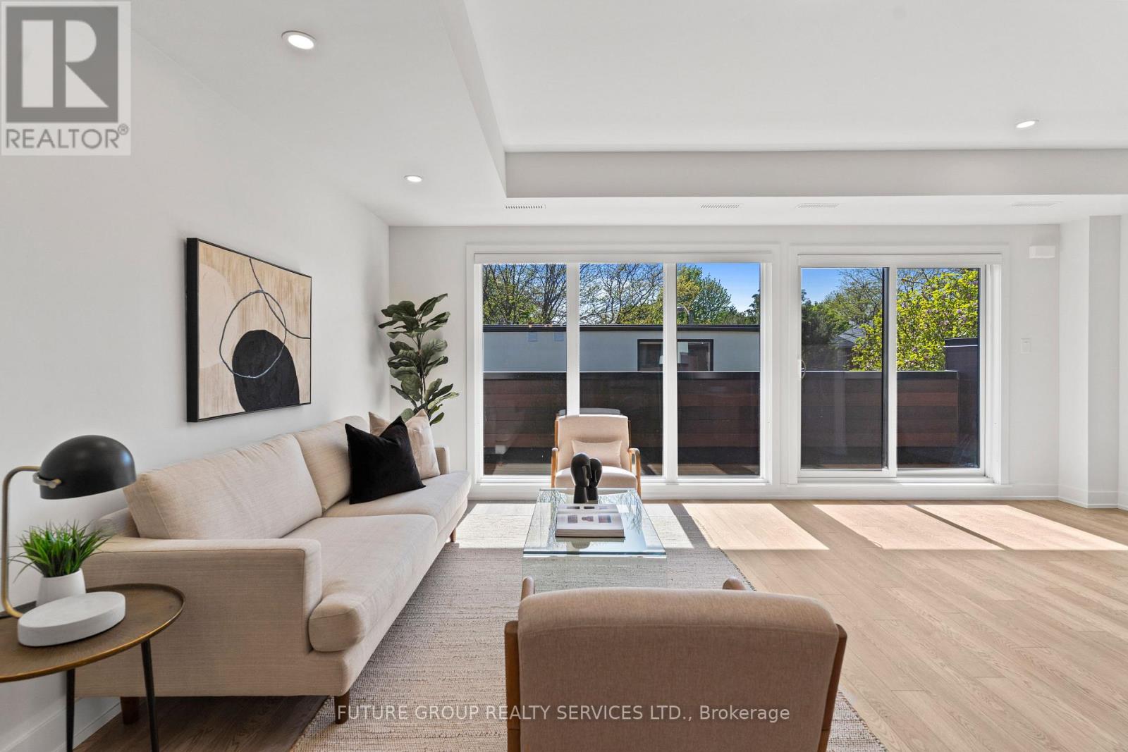 Unit 4 - 86 Kenwood Avenue, Toronto, Ontario  M6C 2S2 - Photo 5 - C13214132