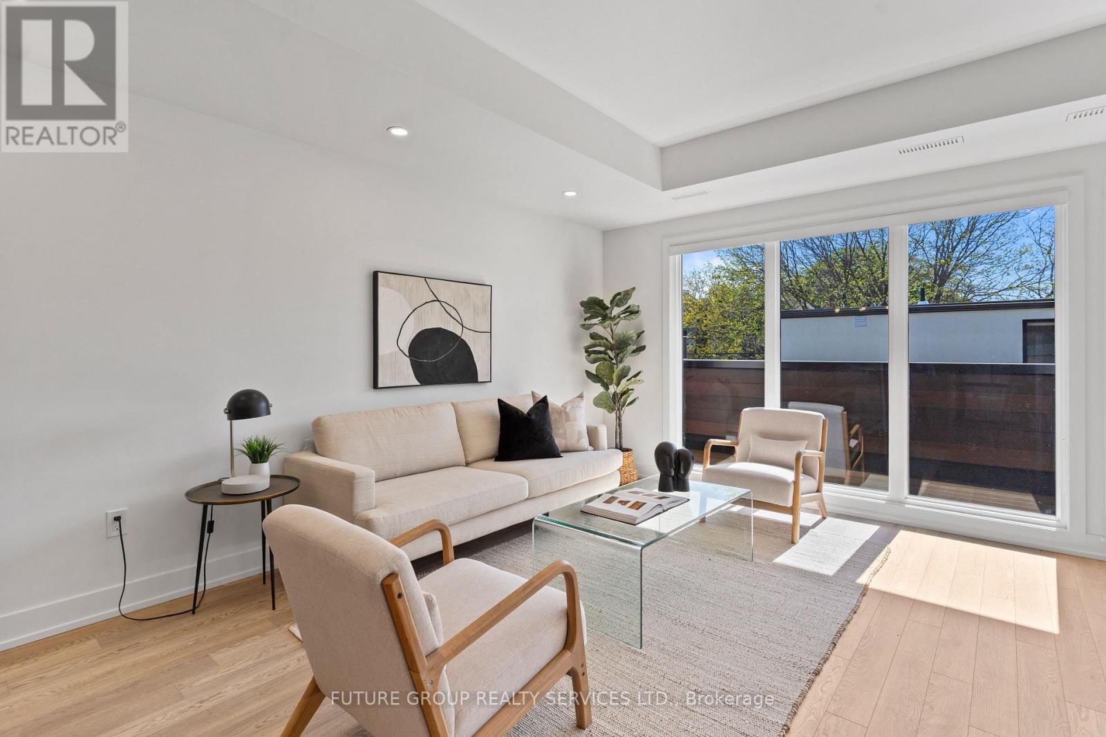 Unit 4 - 86 Kenwood Avenue, Toronto, Ontario  M6C 2S2 - Photo 6 - C13214132