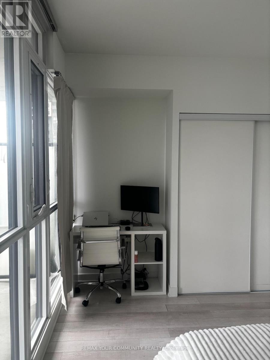 2102 - 290 Adelaide Street W, Toronto, Ontario  M5V 0P3 - Photo 9 - C13214228