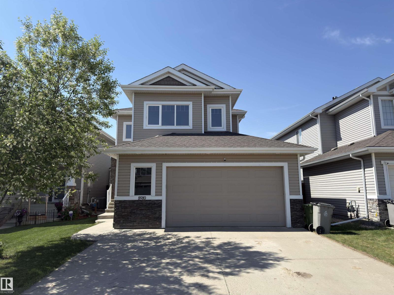 8910 97 AV, Morinville, Alberta