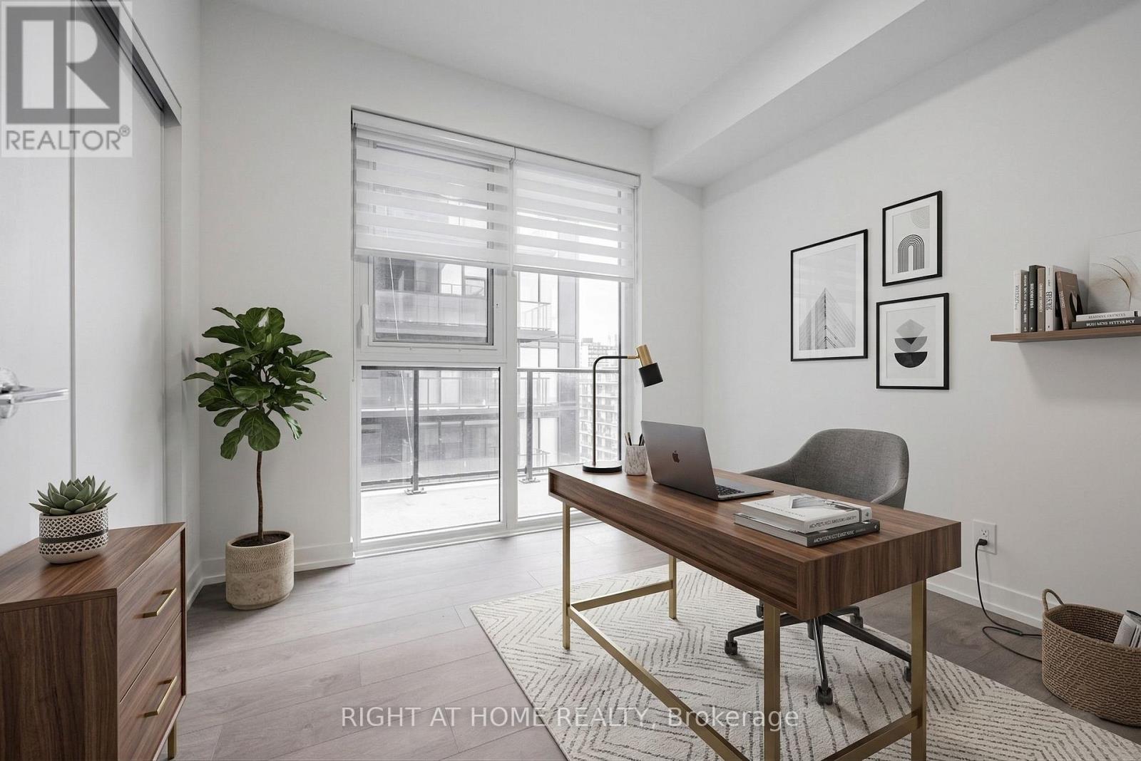 815 - 270 Dufferin Street, Toronto, Ontario  M6K 0H8 - Photo 13 - W12981008