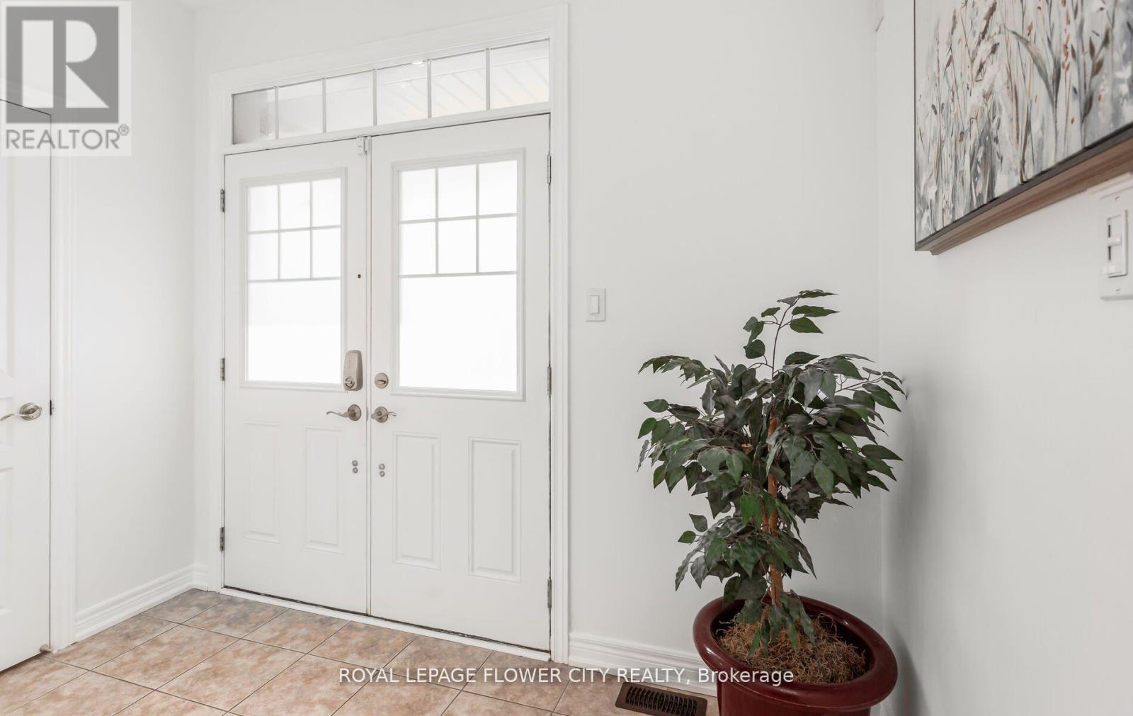 2 Archville Street, Brampton, Ontario  L6Y 5Y5 - Photo 2 - W13208460