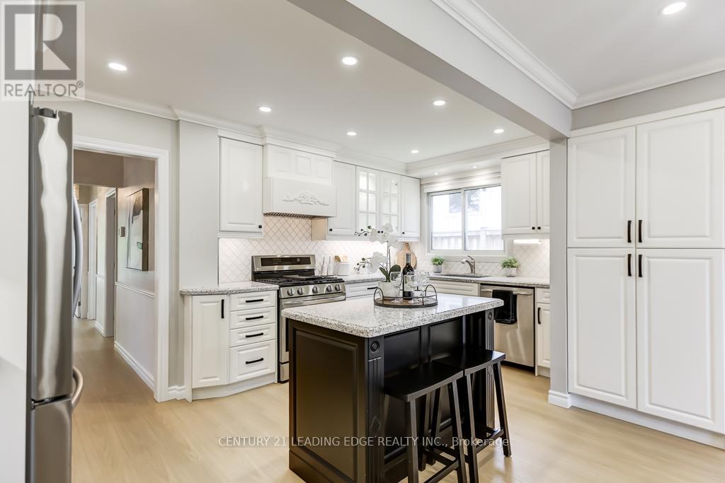 92 Drakefield Road, Markham, Ontario  L3P 1H1 - Photo 6 - N13214030