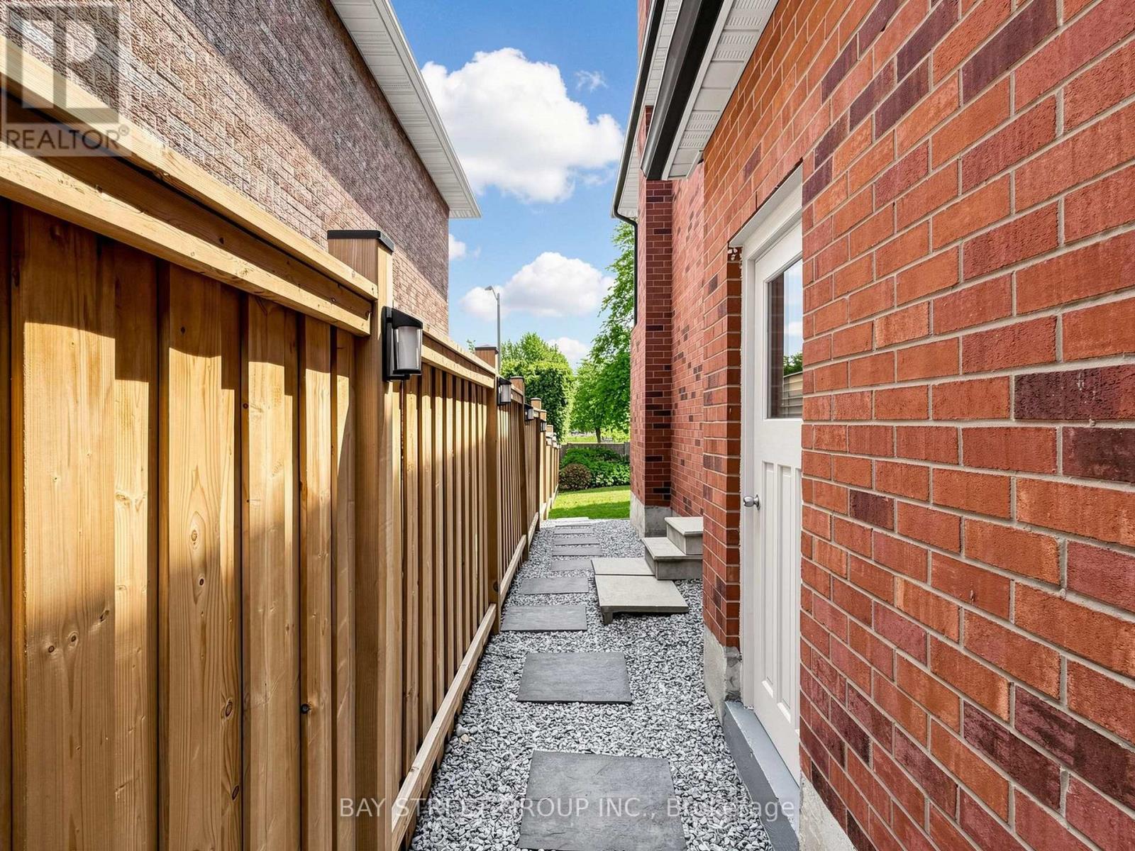 46 Valleyview Road, Markham, Ontario  L3T 6Y9 - Photo 35 - N13214054