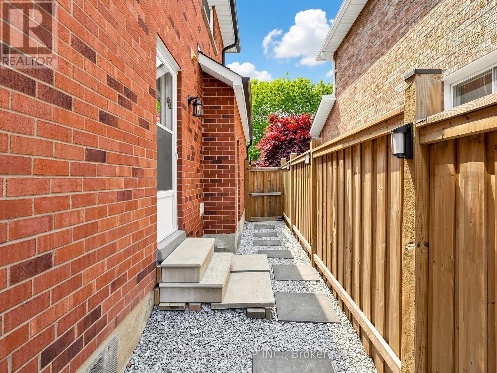 46 Valleyview Road, Markham, Ontario  L3T 6Y9 - Photo 36 - N13214054
