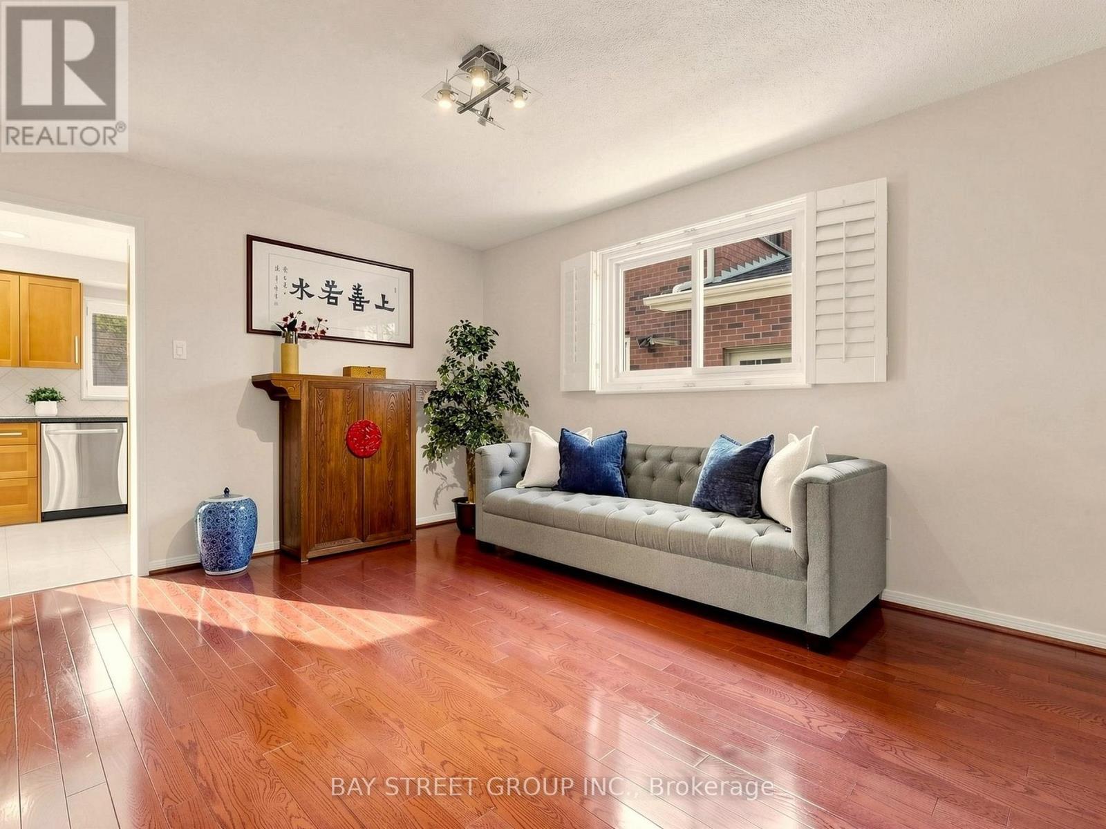 46 Valleyview Road, Markham, Ontario  L3T 6Y9 - Photo 6 - N13214054