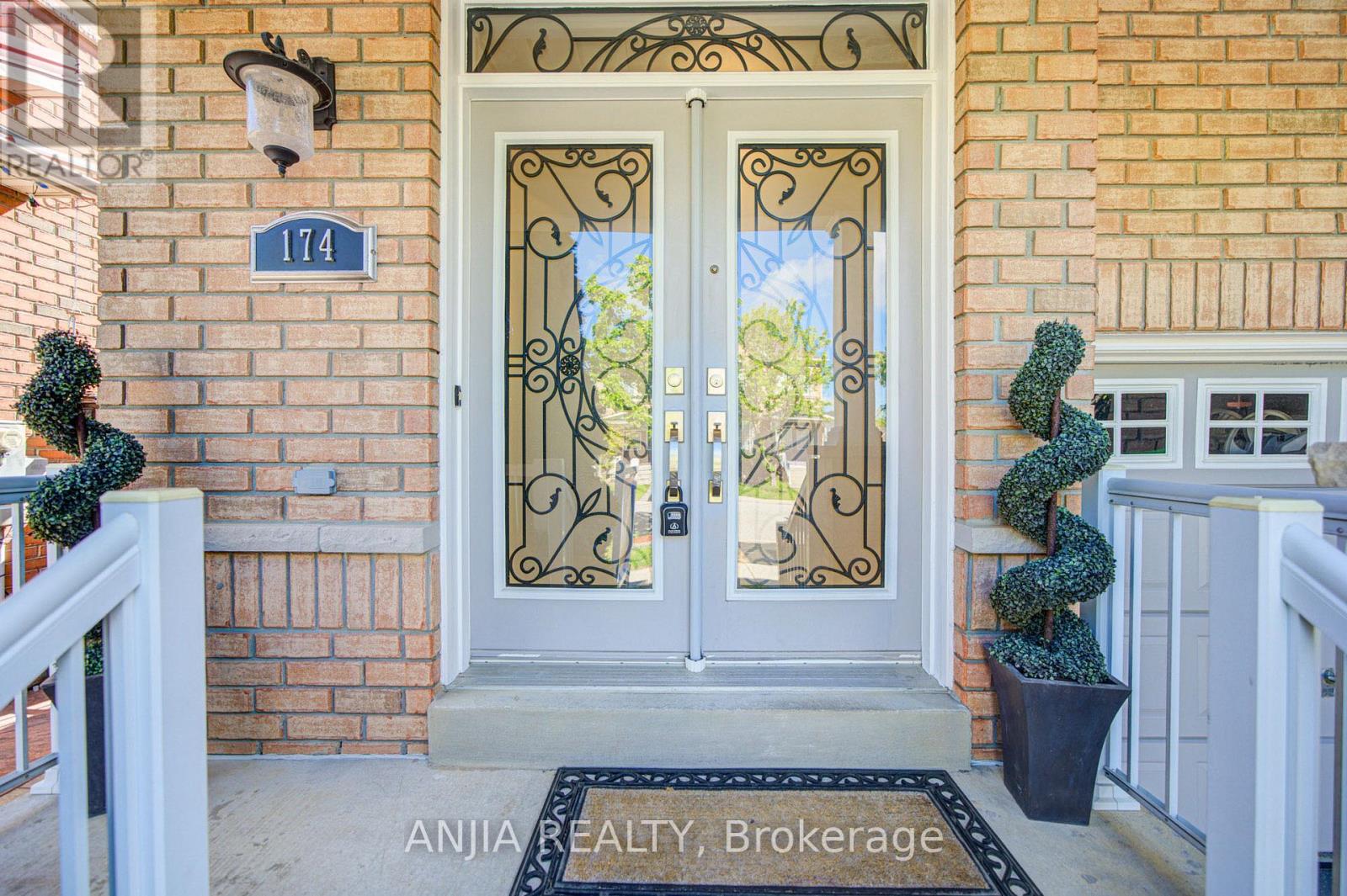 174 Goldenwood Crescent, Markham, Ontario  L6E 1L8 - Photo 2 - N13214058