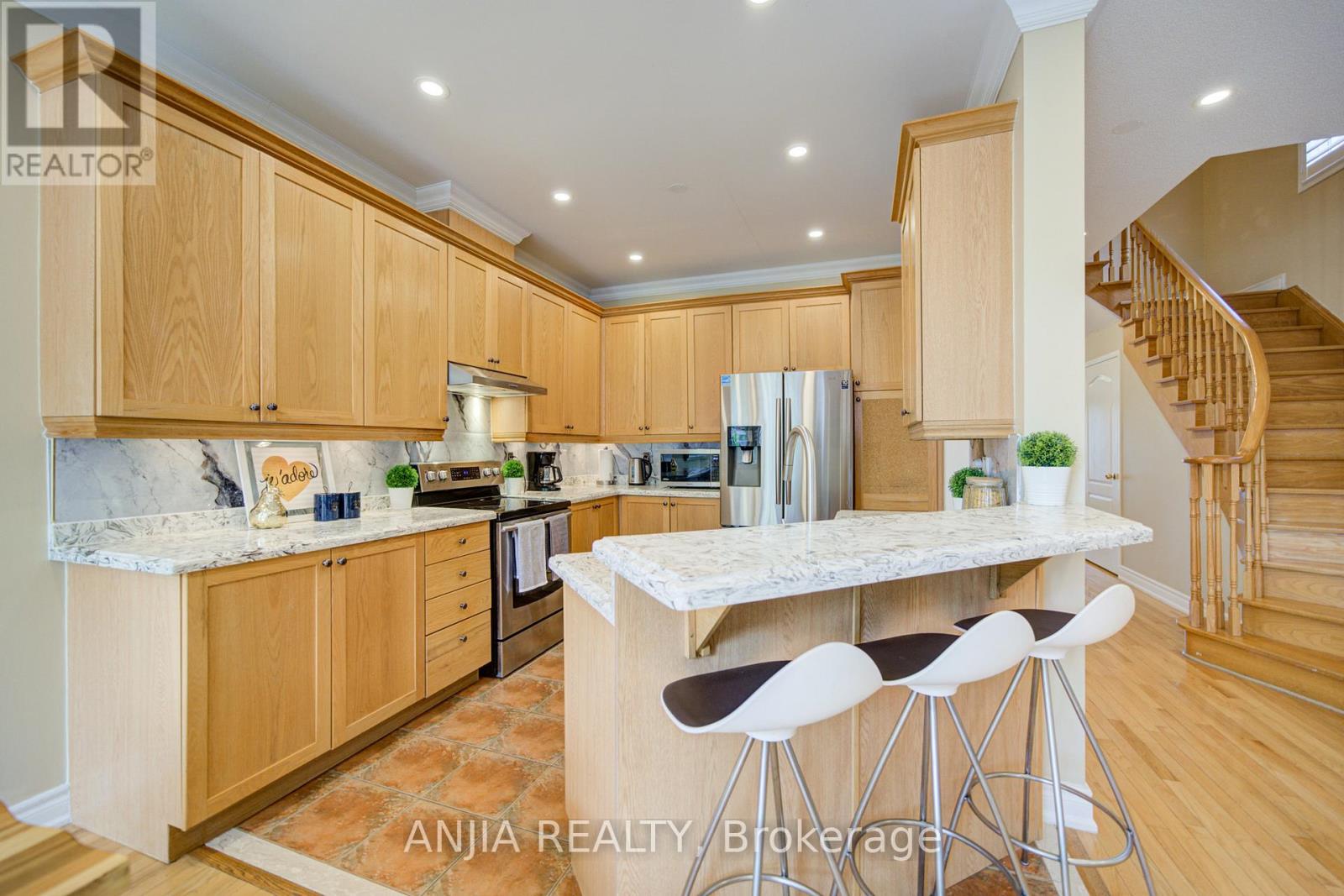 174 Goldenwood Crescent, Markham, Ontario  L6E 1L8 - Photo 8 - N13214058