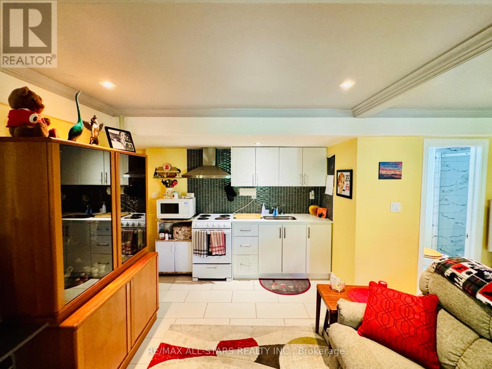 21 OAKSIDE DRIVE, Uxbridge, Ontario