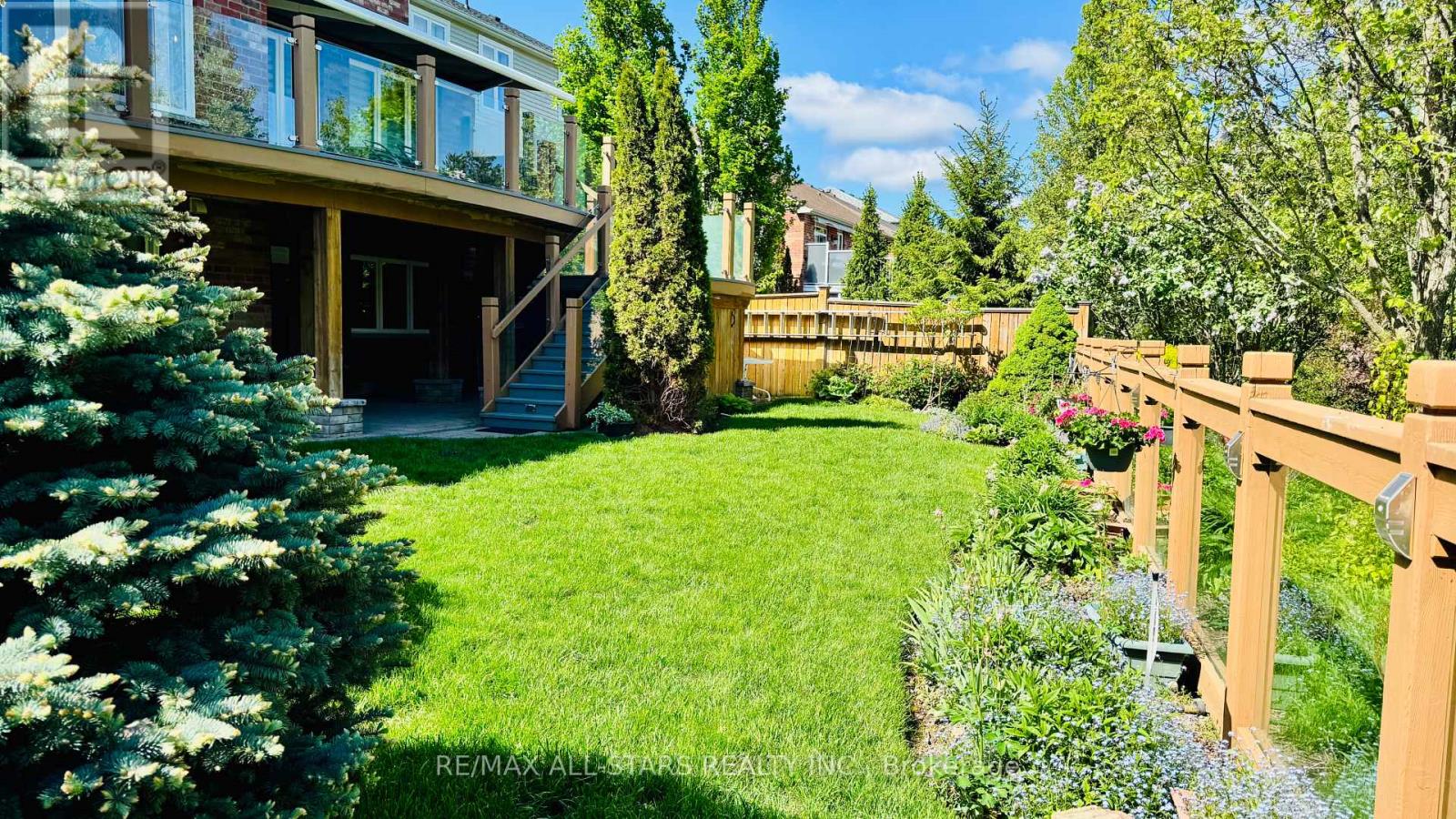21 Oakside Drive, Uxbridge, Ontario  L9P 2A4 - Photo 5 - N13214086