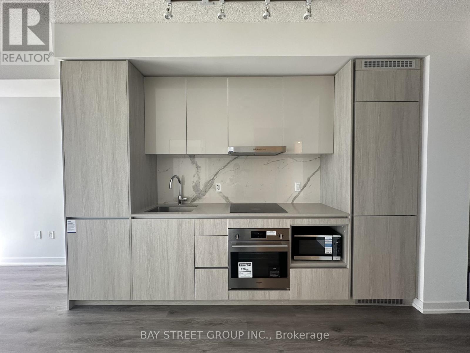 303 - 28 Interchange Way, Vaughan, Ontario  L4K 0P8 - Photo 16 - N13214114