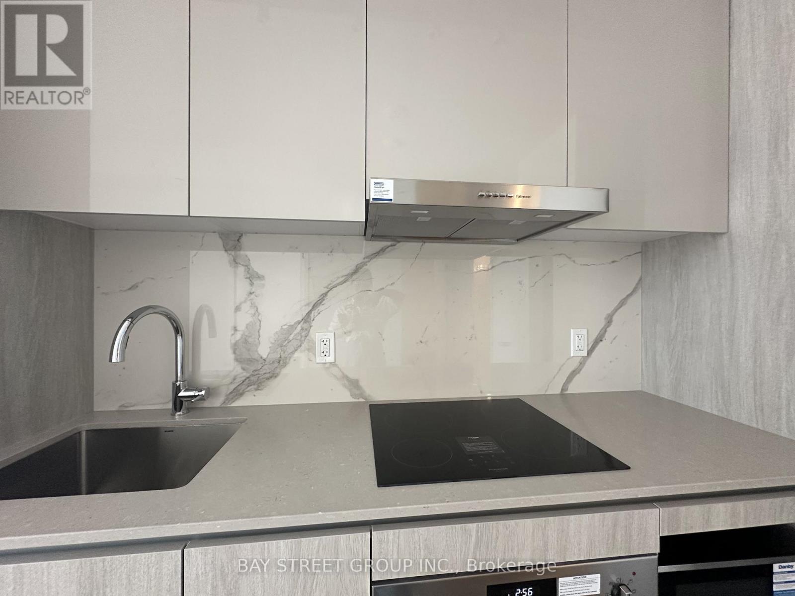 303 - 28 Interchange Way, Vaughan, Ontario  L4K 0P8 - Photo 17 - N13214114