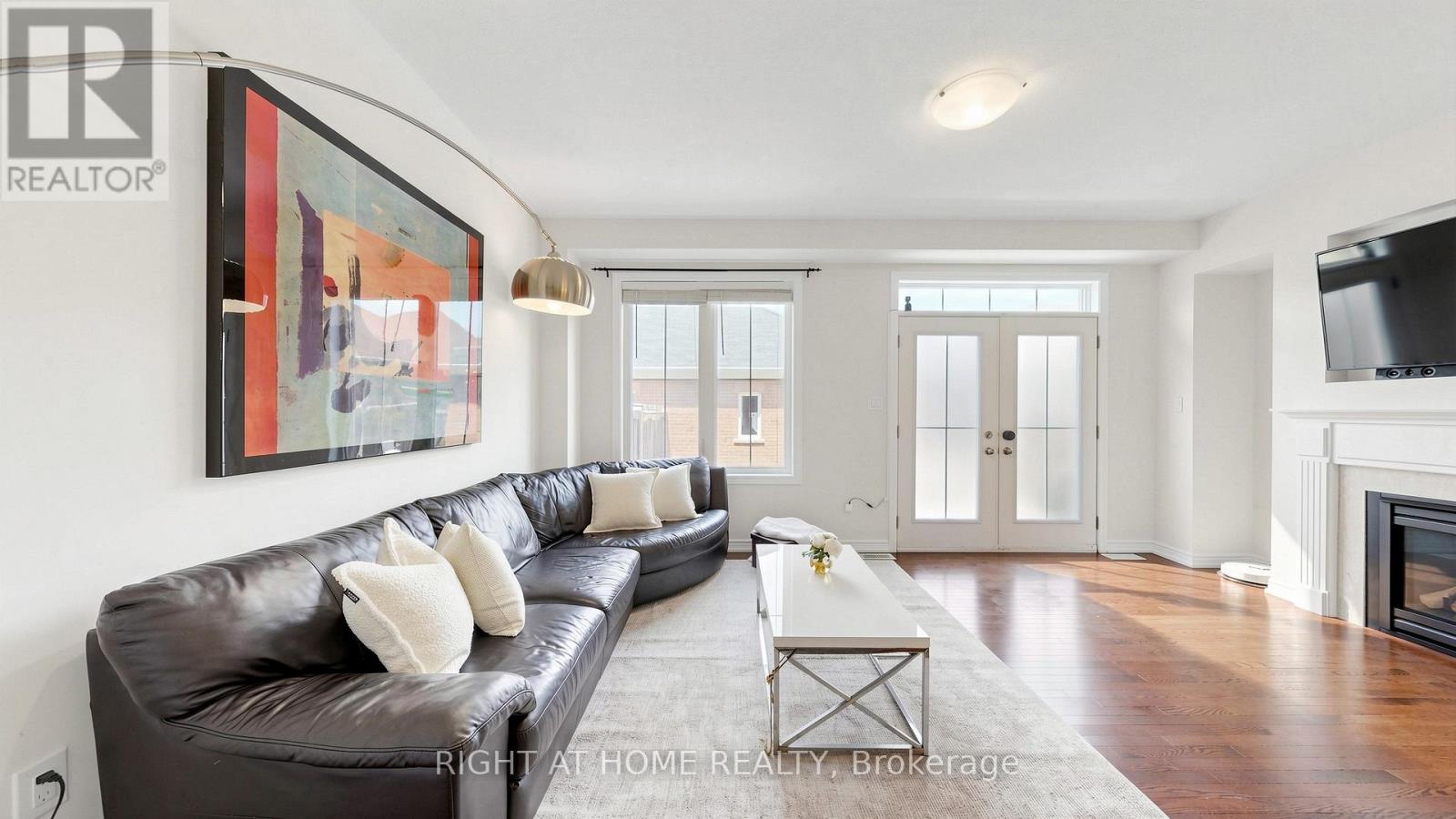 208 Cornell Park Avenue, Markham, Ontario  L6B 0R1 - Photo 4 - N13214134