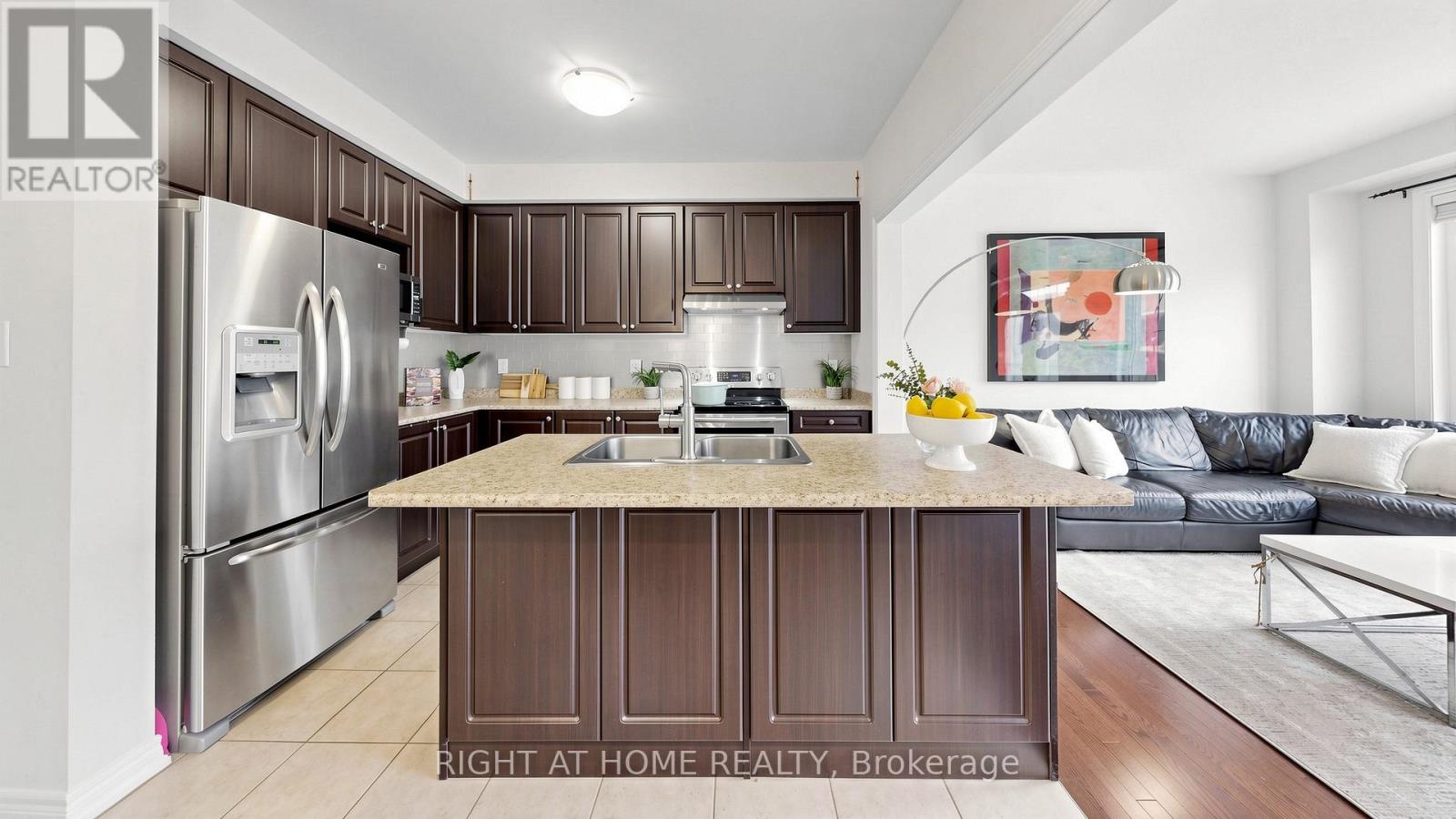 208 Cornell Park Avenue, Markham, Ontario  L6B 0R1 - Photo 8 - N13214134
