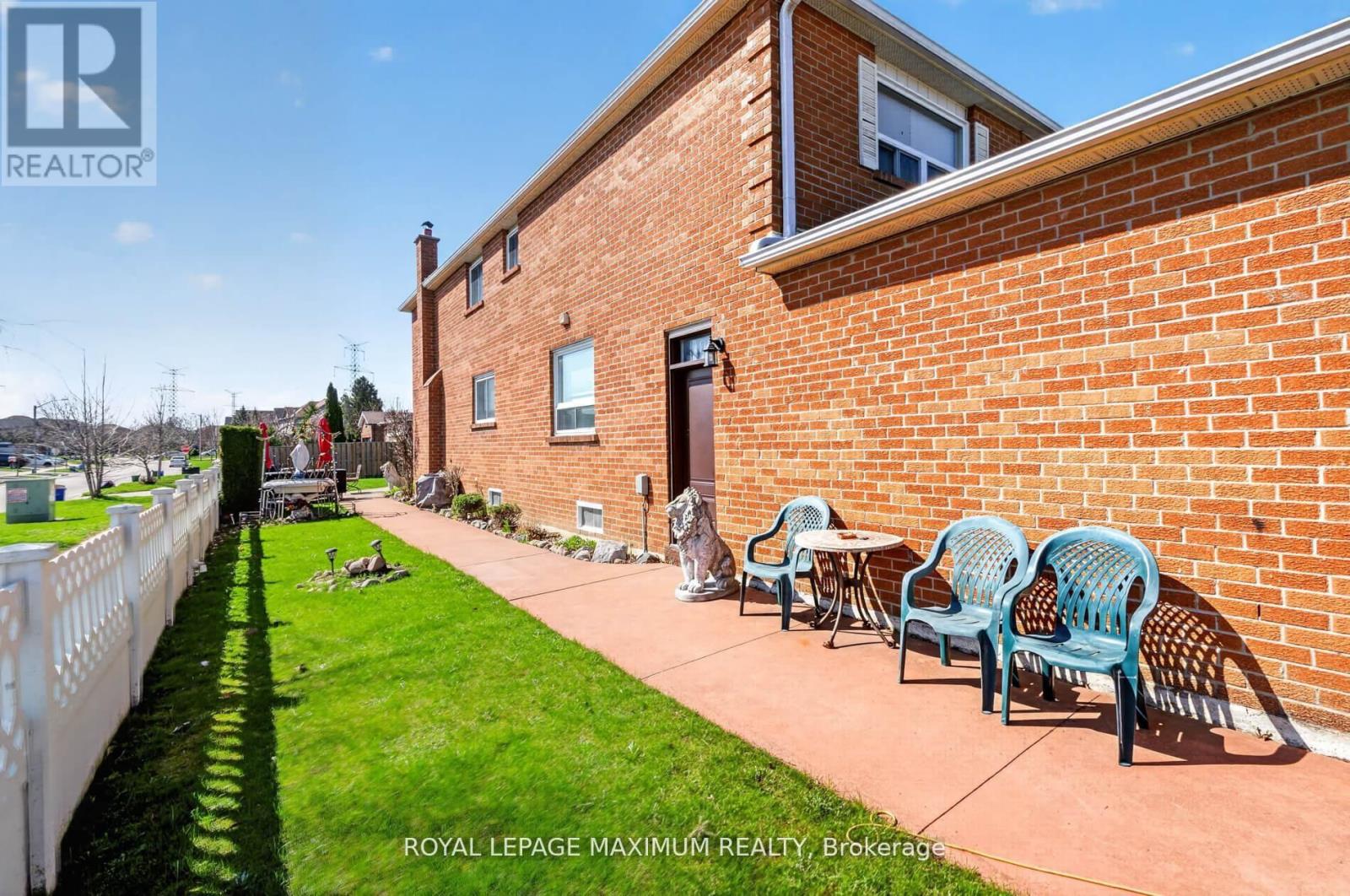 3 Muzzo Court, Vaughan, Ontario  L4L 3K2 - Photo 34 - N13214326
