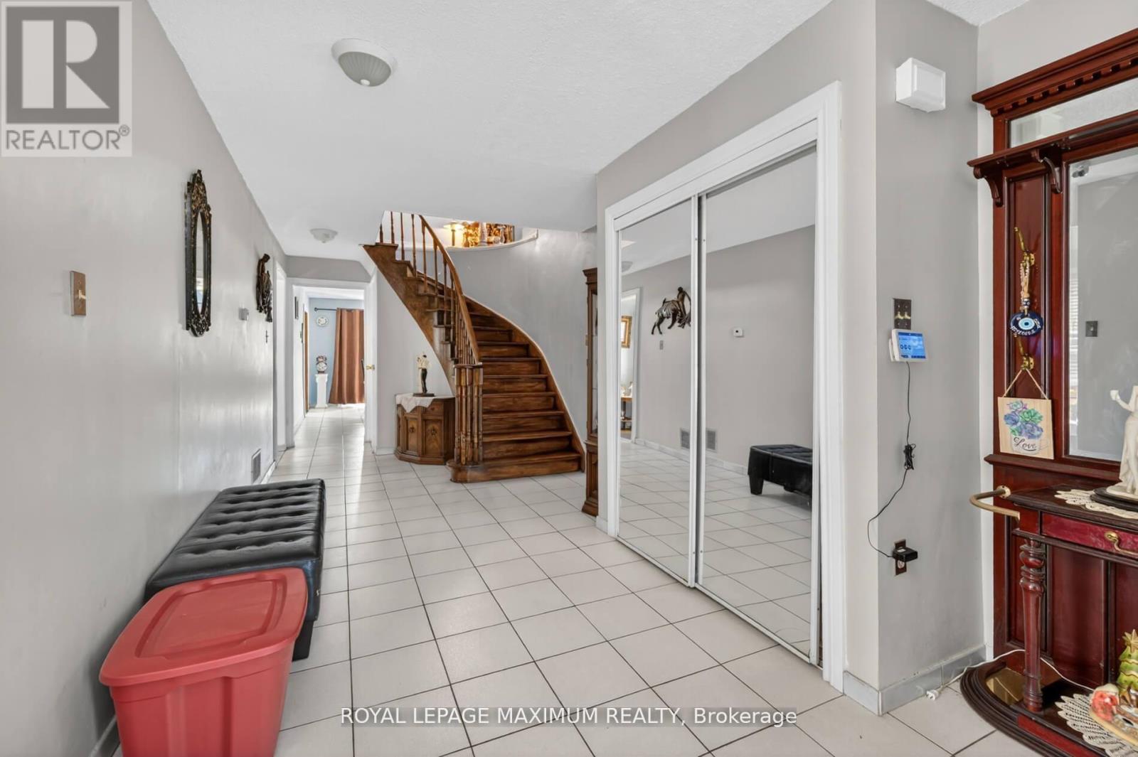 3 Muzzo Court, Vaughan, Ontario  L4L 3K2 - Photo 5 - N13214326