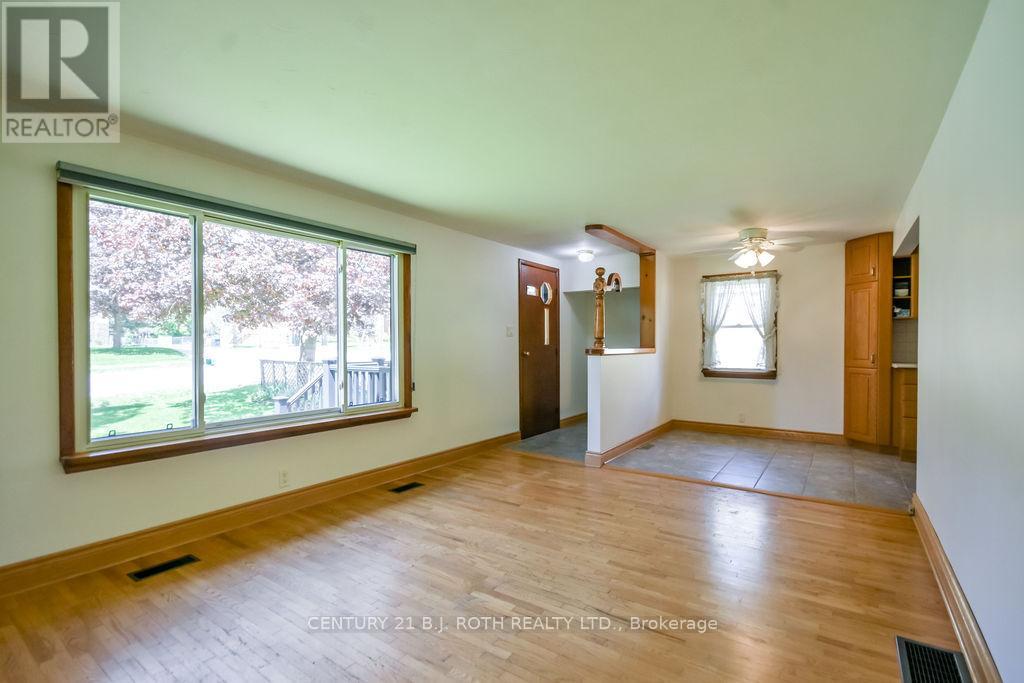 53 Fittons Road W, Orillia, Ontario  L3V 3V1 - Photo 14 - S13214046