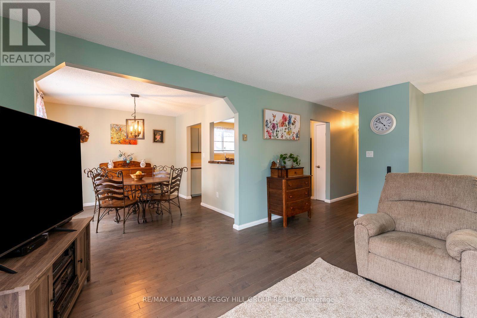 112 Borland Street E, Orillia, Ontario  L3V 2B7 - Photo 4 - S13214142