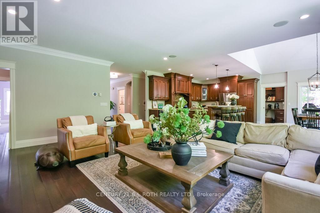 33 Reilly's Run, Springwater, Ontario  L0L 1Y3 - Photo 13 - S13214250