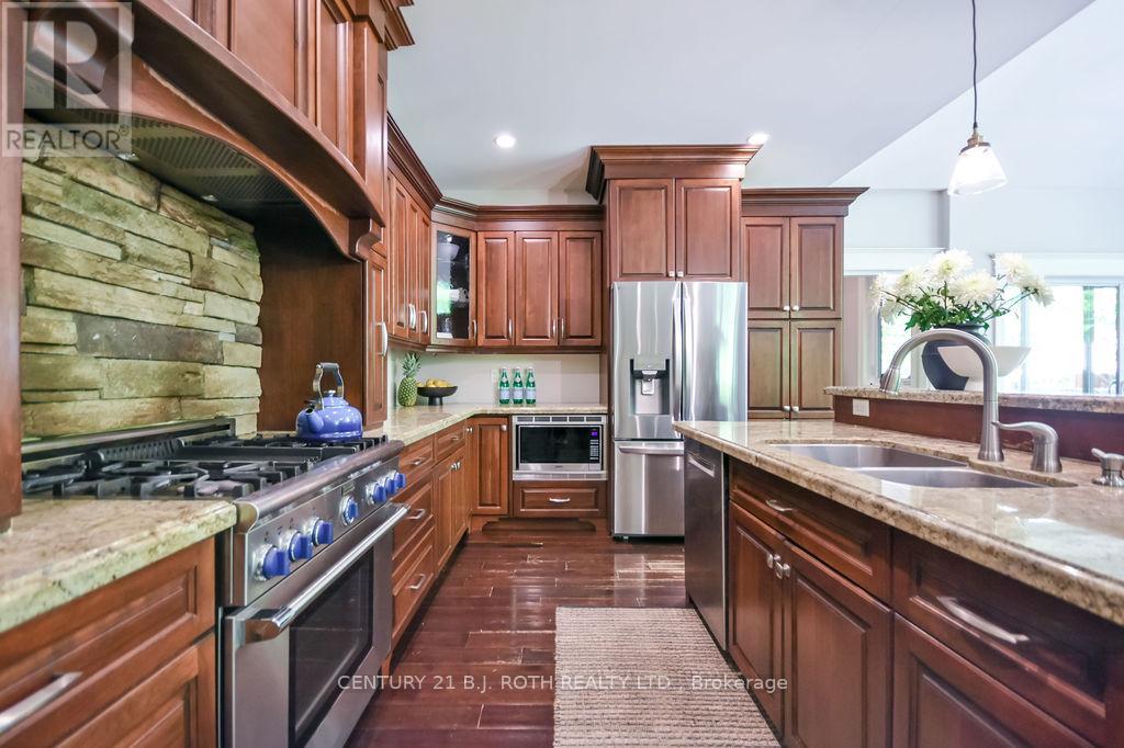 33 Reilly's Run, Springwater, Ontario  L0L 1Y3 - Photo 16 - S13214250