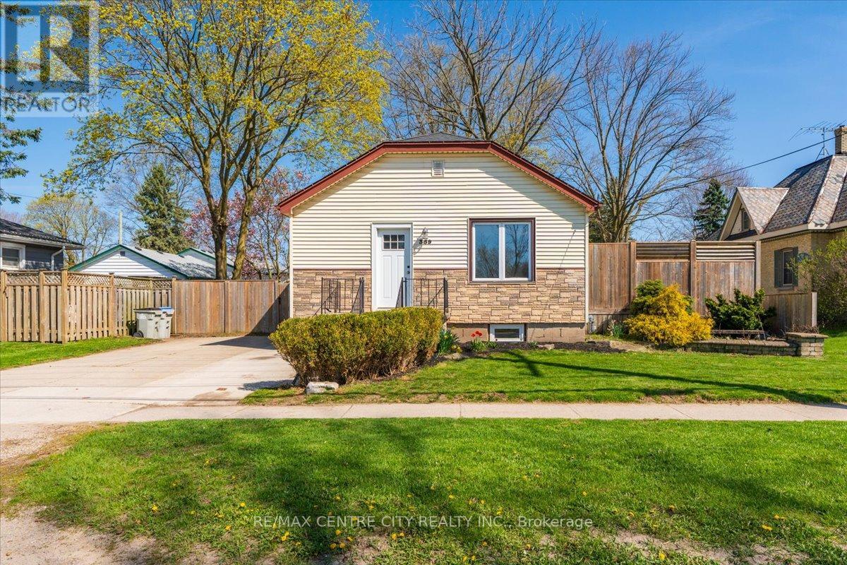 359 Albert Street, Strathroy-Caradoc, Ontario  N7G 1W4 - Photo 2 - X13214470